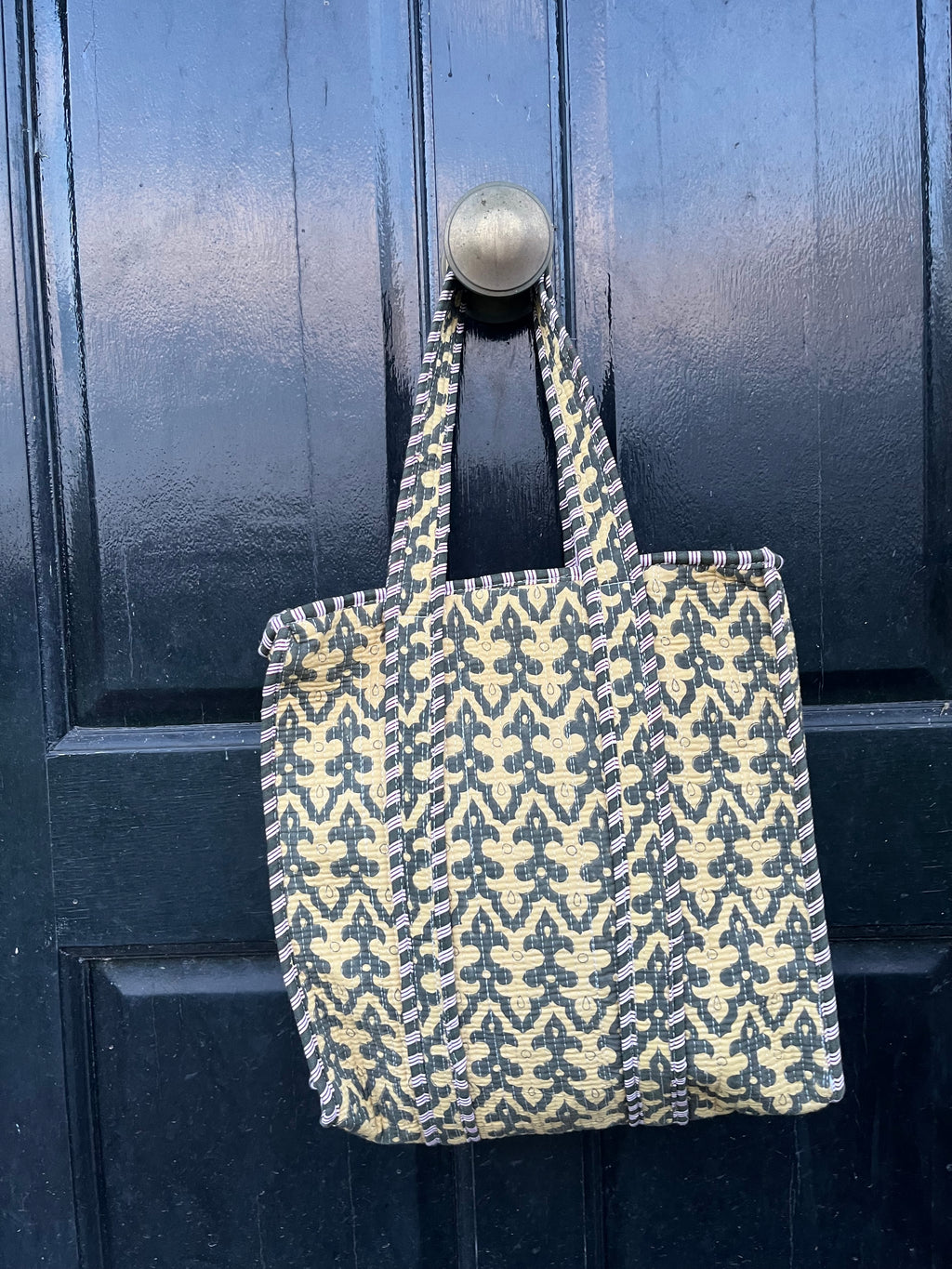 Small tote