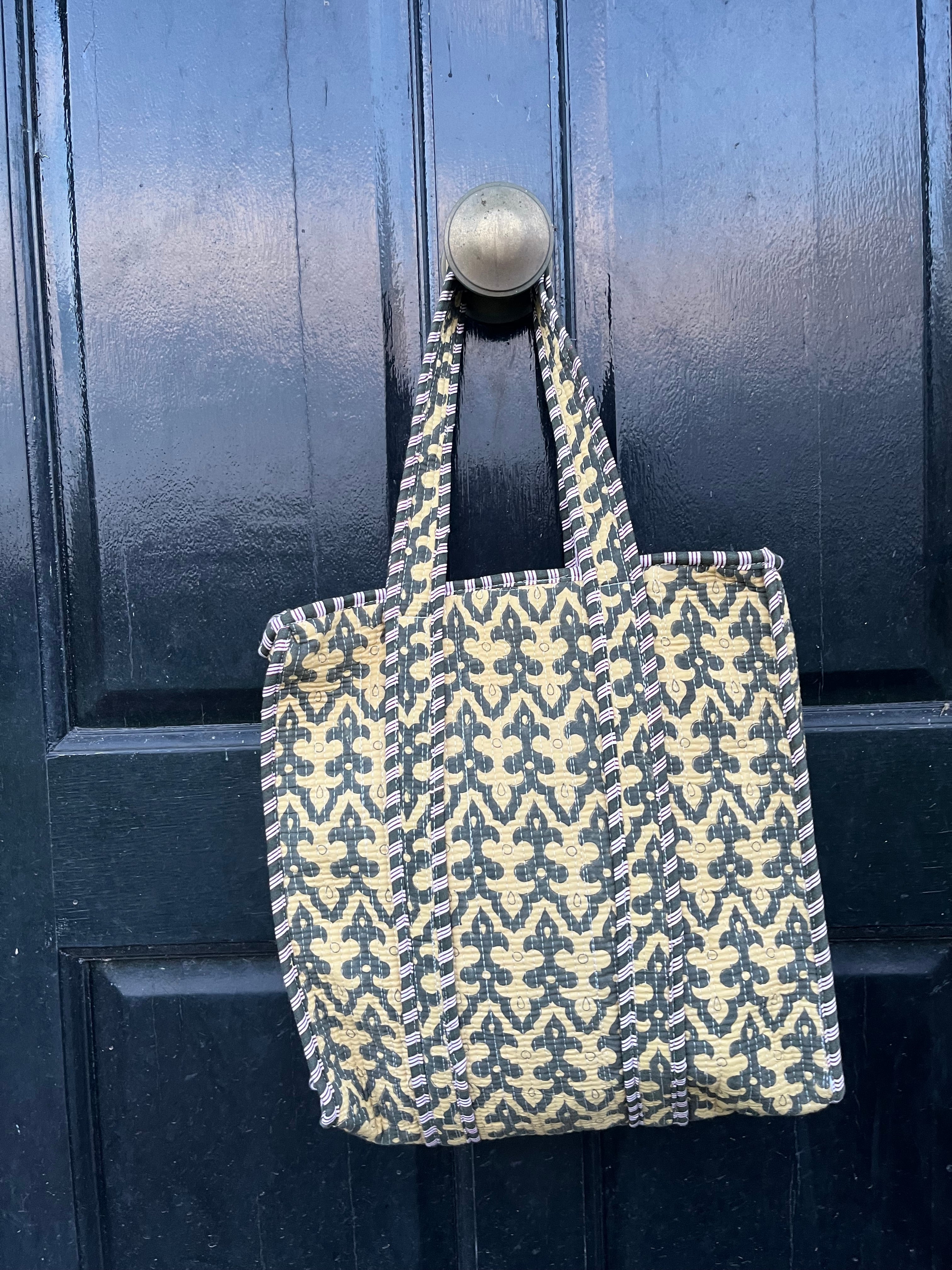 Small tote